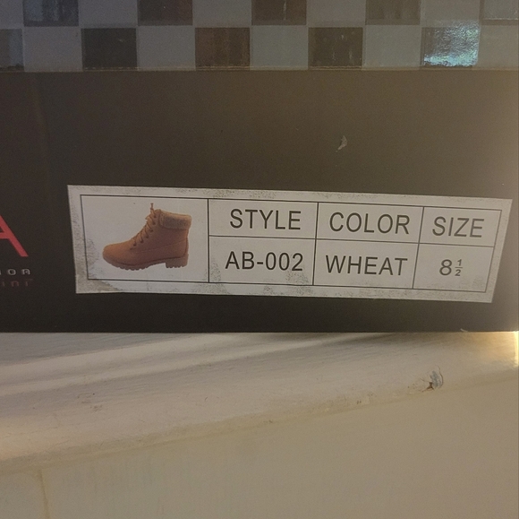 Boots - Picture 4 of 5